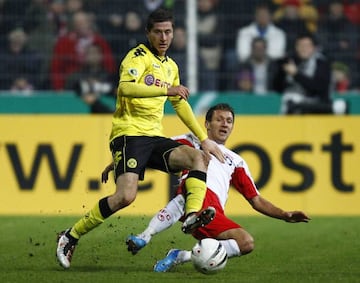Robert Lewandowski, en un partido de Copa alemana con el Dortmund en octubre de 2010.
