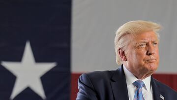 FILE PHOTO: U.S. President Donald Trump delivers a speech during a tour of the Double Eagle Energy Oil Rig in Midland, Texas, U.S., July 29, 2020. REUTERS/Carlos Barria/File Photo