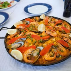 ¿Por qué se llama paella valenciana y cuál es el origen del nombre?