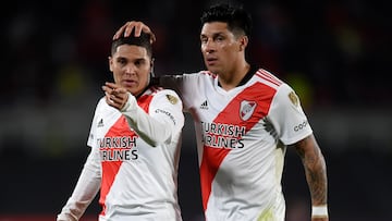 Juan Quintero y Enzo Pérez en un partido de River Plate.