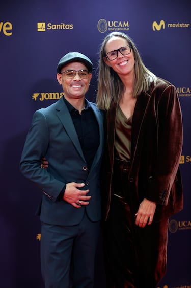 El exgimnasta Gervasio Deferr y la exbaloncestista Amaya Valdemoro a su llegada a la Gala del Comité Olímpico Español.