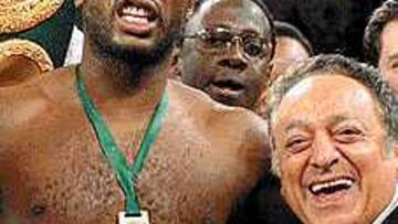 ATLANTA ES LA GRAN ENEMIGA. Suleimán sabe que Atlanta ha ganado puntos en la carrera por conseguir la organización de la pelea, pero aún así insiste en que "todavía está todo en fase de estudio". Fuera de América, ve en "Beirut, Manila y Johannesburgo" a las grandes rivales de Madrid.