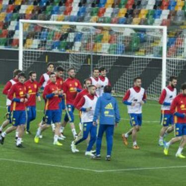 Álvaro Morata y Aduriz como alternativa a Diego Costa