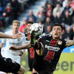 Aránguiz anotó y asistió dos veces en triunfo del Leverkusen