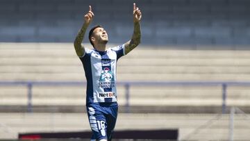 Ismael Sosa aplica por cuarta vez "Ley del Ex" a Pumas