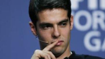 <b>MILLONARIA.</b> Los dirigentes del Manchester City parecen dispuestos a tirar la casa por la ventana y habrían ofrecido por el brasileño del Milán Kaká la friolera de 100 millones de euros.