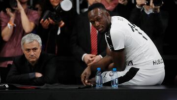 Bolt muestra su destreza jugando fútbol y... ¿es fichado por Mou?