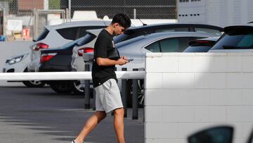 30/08/22 LLEGADA AL ENTRENAMIENTO DEL VALENCIA   ANDRE ALMEIDA













