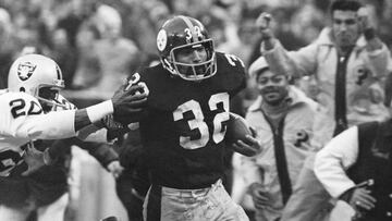 Franco Harris during a game against the Raiders.