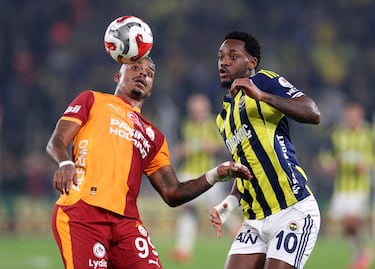 Jhon Durán frustra al Galatasaray