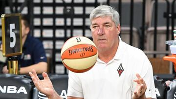 Bill Laimbeer ha criticado duramente a Jordan y a los Bulls: "Nos definieron como malas personas. No quería darles la mano. Solo eran llorones"