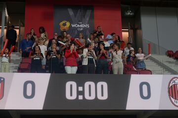 La jugadora internacional española, reciente campeona del Mundo, este sábado en un acto público al acudir al Centro Deportivo Wanda Alcalá de Henares (Madrid) para presenciar la final de la Women's Cup entre los equipos femeninos del Atlético de Madrid y el AC Milan.