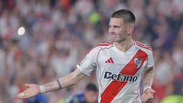 AMDEP6318. BUENOS AIRES (ARGENTINA), 15/05/2025.- Franco Mastantuono de River celebra un gol este jueves, en un partido de la fase de grupos de la Copa Libertadores entre River Plate e Independiente del Valle en el estadio Más Monumental en Buenos Aires (Argentina). EFE/ Juan Ignacio Roncoroni