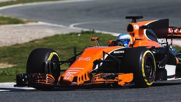 Fernando Alonso ya rueda con el McLaren de la esperanza