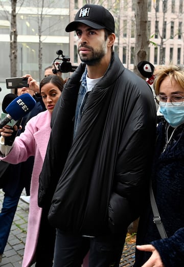 La cantante y el deportista han llegado al Juzgado de Primera Instancia y de Familia número 18 de Barcelona para llegar a un acuerdo por la custodia de sus hijos.