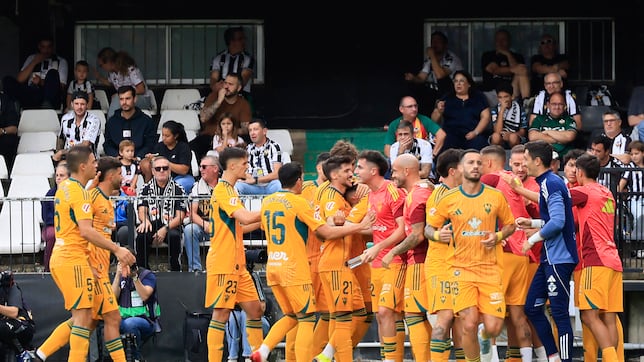 Lizoain y el arbitraje desesperan a un Castellón que cae frente al Albacete
