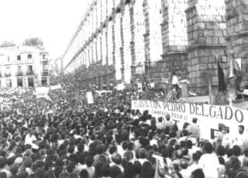 Recibimiento en su Segovia natal después de ganar el Tour de 1988.