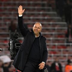 Arne Slot iguala marca de Carlo Ancelotti y Guus Hiddink en Premier League