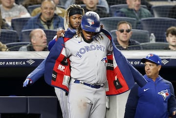 Los Blue Jays comenzaron a utilizar un saco azul en la temporada de 2021.