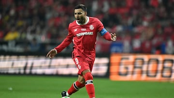 Toluca's forward #09 Alexis Vega controls the ball during the Liga MX Clausura football tournament second leg final between Toluca and America at the Nemesio Diez stadium in Toluca de Lerdo, state of Mexico, Mexico on May 25, 2025. (Photo by CARL DE SOUZA / AFP)