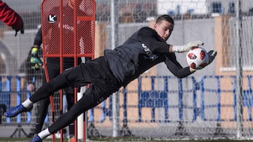 Lunin en un entrenamiento con el Leganés