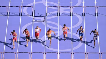 Asier Martínez, en el centro liderando.