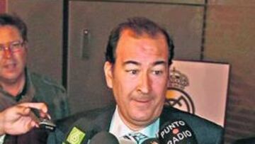 <b>CLARO. </b>Eduardo Fernández de Blas, tras su reunión con Boluda.