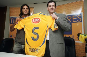 Futbolista argentino que tuvo su paso por la Liga MX entre el 2007 y el 2008, vistiendo los colores del conjunto de los Tigres. El defensa es apodado como ‘Poroto’ (una semilla tipo frijol) debido a que cuando nació decían que tenía de esa forma la nariz.