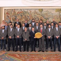 El Rey felicita a los Hispanos por su oro en el último Europeo