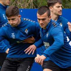 El Eibar se abastece de la base