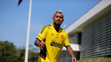 DT de Flamengo toma una decisión con el futuro inmediato de Vidal