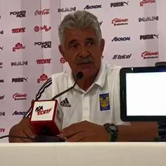 Tuca Ferretti pide que se aplique el reglamento a Tomás Boy