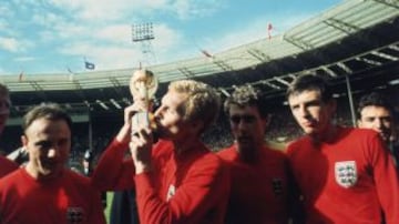 30 de julio de 1966: Inglaterra gana la Copa del Mundo, venciendo 4-2 a Alemania en la final de Londres.