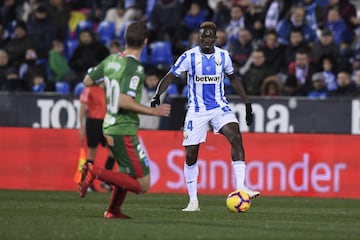 El central internacional por Nigeria ahora est¨¢ en el Legan¨¦s disfrutando de los minutos que no gozaba en Londres.