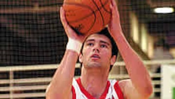 <B>EN ALZA.</b> Jan Martín ha sido el MVP del Torneo de Alcobendas.