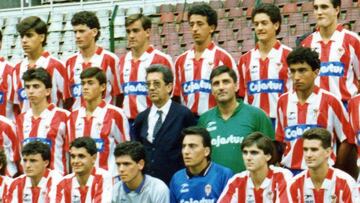 Ramón Muñoz posa con la plantilla del Sporting en la temporada 1988-1989