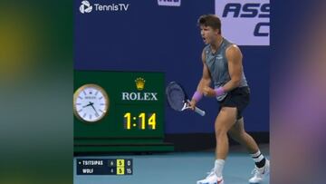 El punto del año: ¡metió un winner con su mano inhabil!