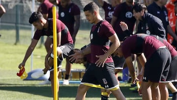 Carmona y Melo son nuevas bajas en Colo Colo.