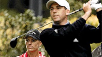 <b>CON SERGIO GARCÍA.</B> En la jornada preparatoria del martes, Annika compartió recorrido con el español.