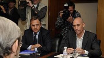 <b>ARMONIA. </b>Rubiales, en nombre de los jugadores, quiere que Astiazarán garantice que no hay deudas.