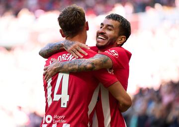 Marcos Llorente y Correa celebrando el segundo gol del Atlético de Madrid.