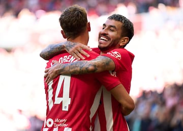 Marcos Llorente y Correa celebrando el segundo gol del Atl¨¦tico de Madrid.