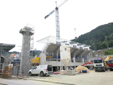 Estado de las obras de la Tribuna Oeste de Ipurua, estadio del Eibar.