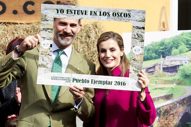 Felipe VI de España y Letizia Ortiz Rocasolano visitan la región de Los Oscos el 22 de octubre de 2016.