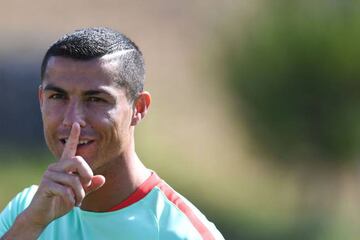 Portugal's forward Cristiano Ronaldo gestures during a training session at "Cidade do Futebol" training camp in Oeiras, outskirts of Lisbon.