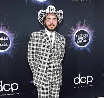 Además de ser uno de los artistas más importantes en el panorama actual, Post Malone también es todo un emprendedor. El artista cuenta con su propio vino rosado, Maison No. 9, además de tener varios patrocinios con Bud Light.