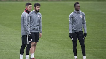 Sabin Merino, Asier Villalibre e I&ntilde;aki Williams durante un entrenamiento. 