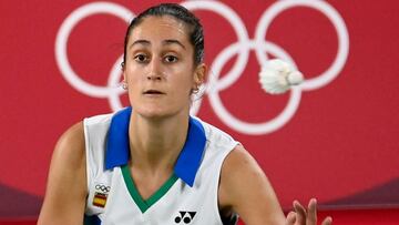 La jugadora espa&ntilde;ola de b&aacute;dminton Clara Azurmendi, durante su partido ante Dorcas Ajoke Adesokan en los Juegos Ol&iacute;mpicos de Tokio 2020.