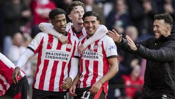 Flamingo, Wannery Driouech celebran un gol ante el Utrecht el pasado sábado.