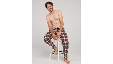 Este es el pantalón de pijama suelto para hombre ideal para el frío